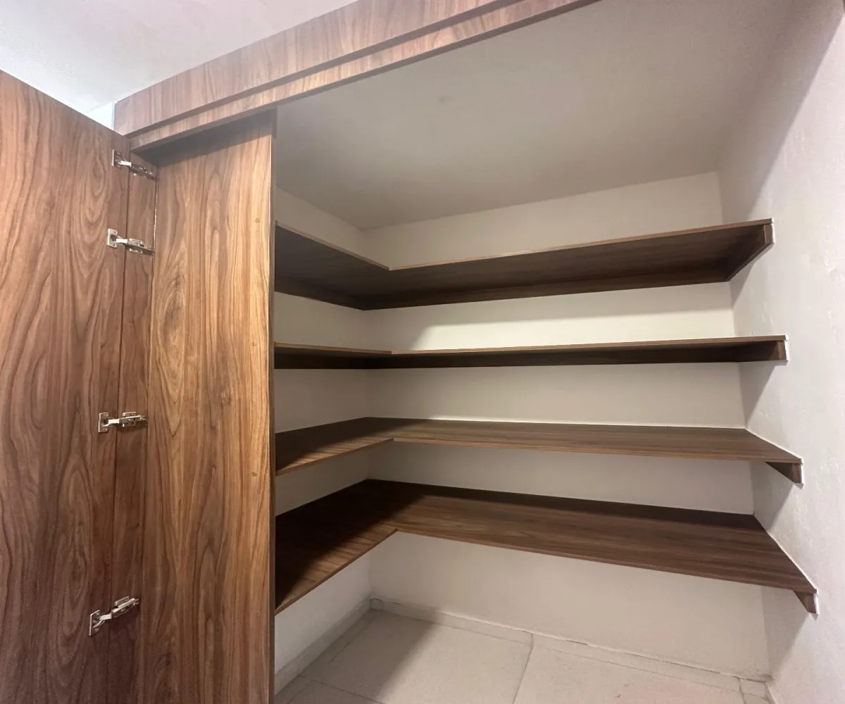 Casa En Venta,Real de Valdepeñas,C. Talavera Pte 3363 84, Zapopan, Jalisco 45130, 4 Habitaciones,3 Baños,Boreales 2,C. Talavera Pte,723248