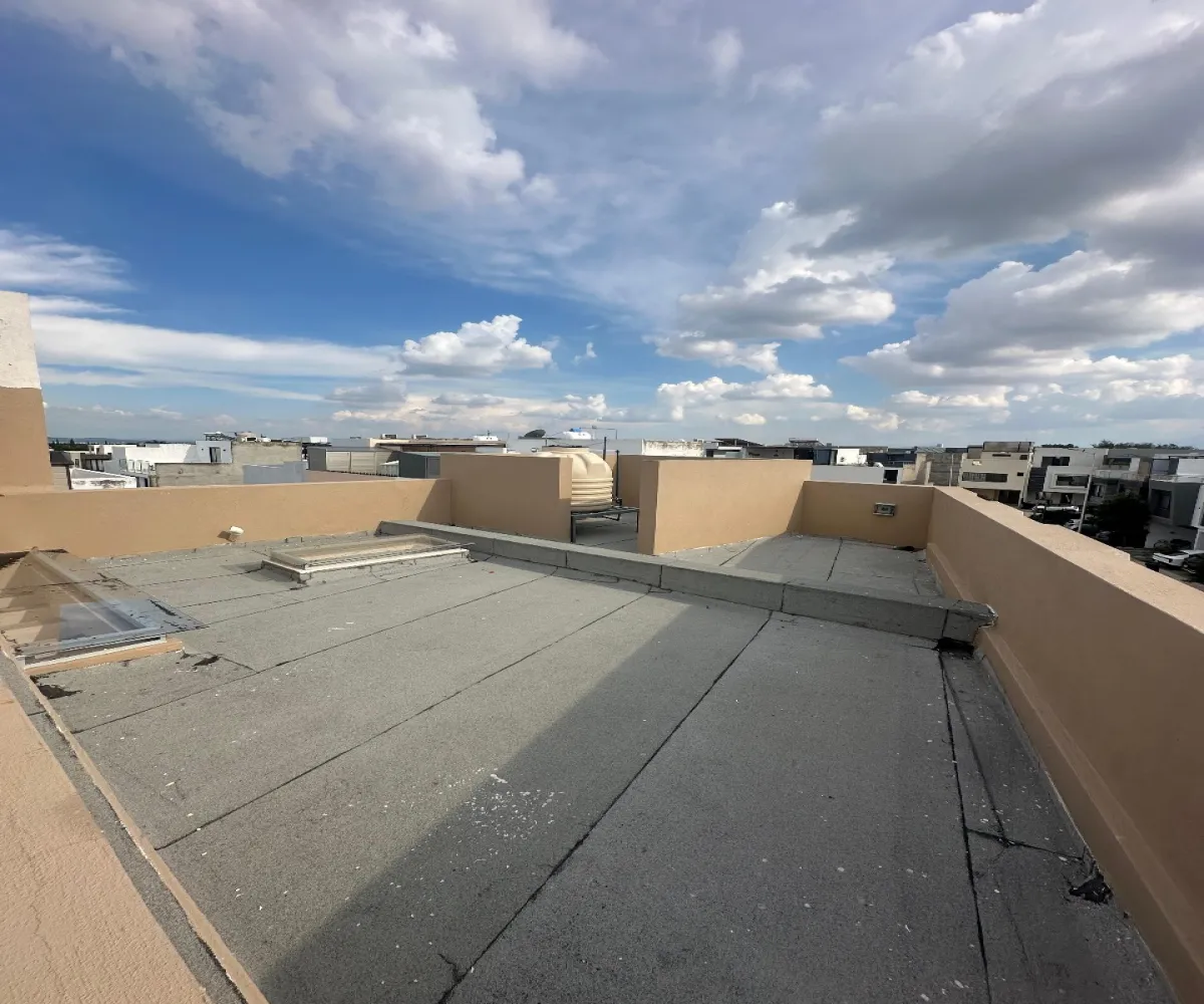 Casa En Venta,Real de Valdepeñas,C. Talavera Pte 3363 84, Zapopan, Jalisco 45130, 4 Habitaciones,3 Baños,Boreales 2,C. Talavera Pte,723248