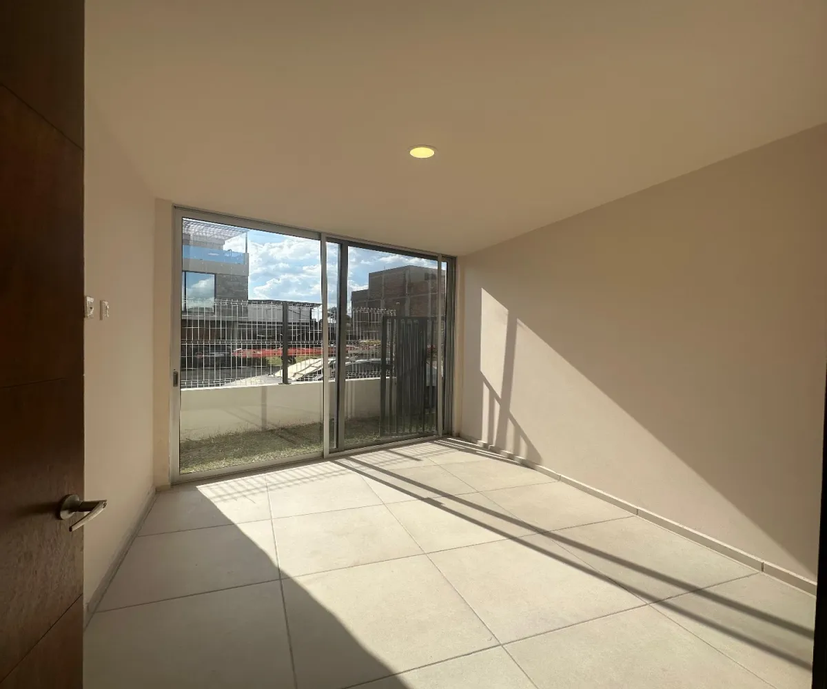 Casa En Venta,Real de Valdepeñas,C. Talavera Pte 3363 84, Zapopan, Jalisco 45130, 4 Habitaciones,3 Baños,Boreales 2,C. Talavera Pte,723248