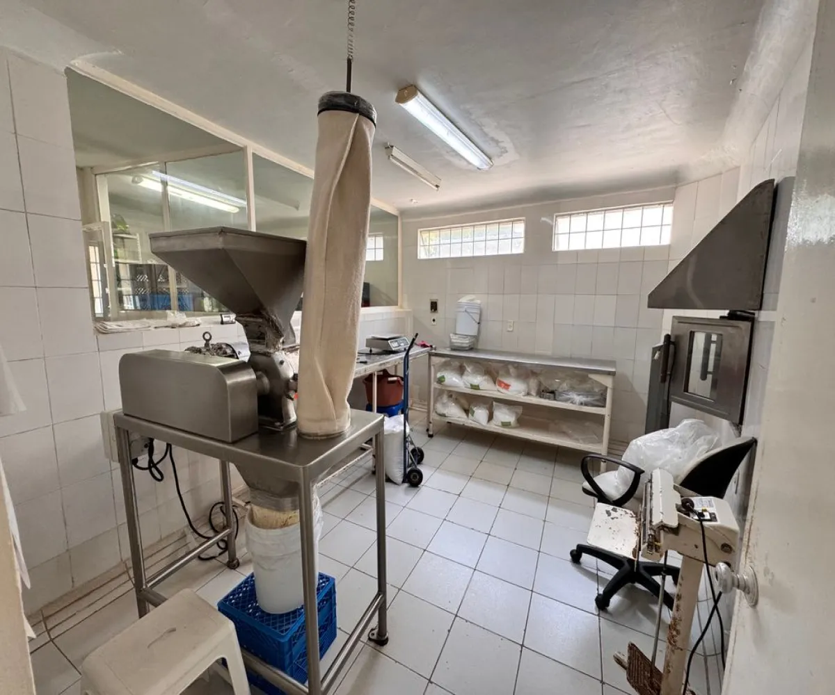 Edificio En Venta,Loma Bonita,Calle 3 50, Zapopan, Jalisco 45086,4 Baños,Calle 3,1,pdRyWn1