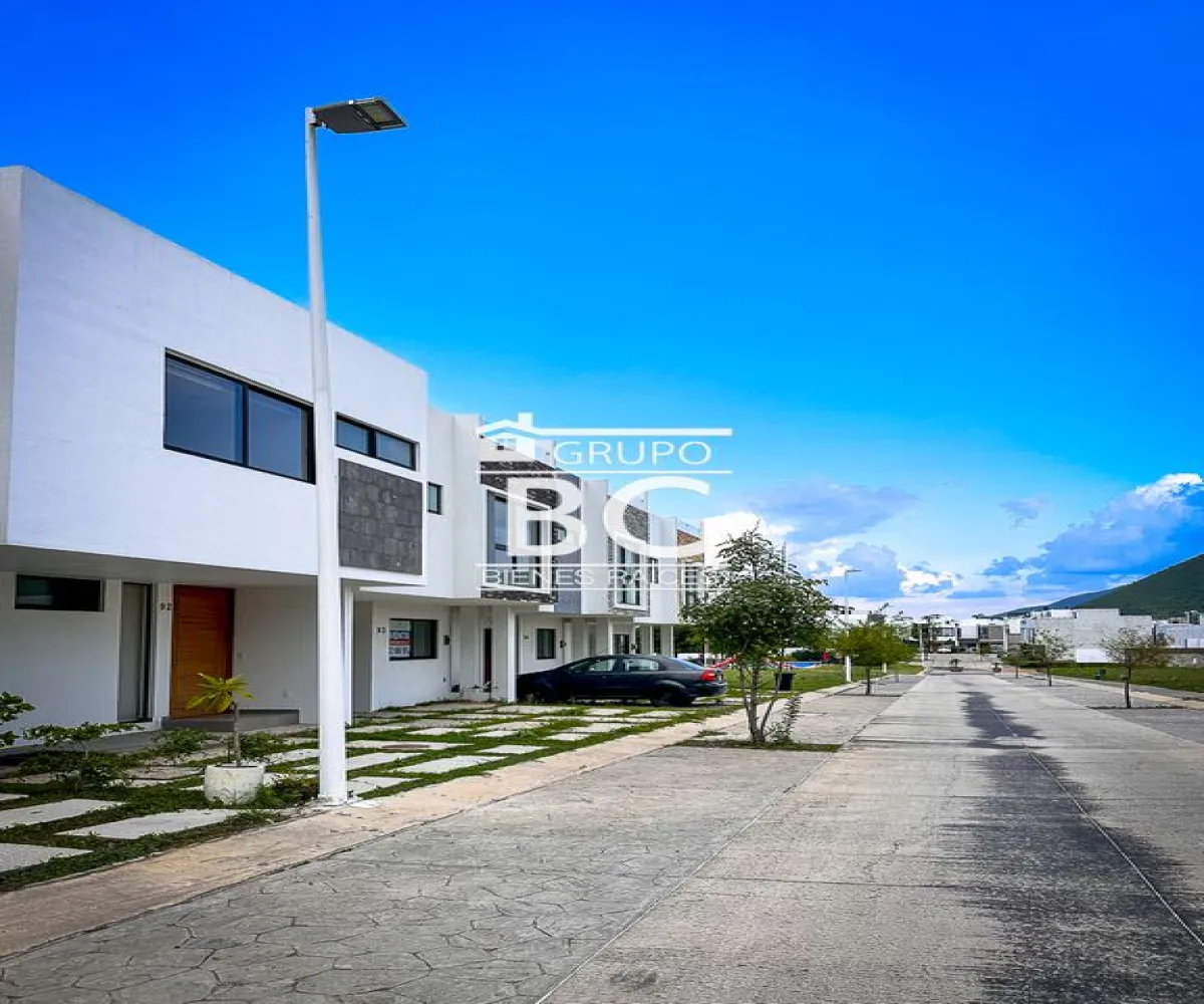 Casa En Venta,san agustin,Avenida Adamar 1185 92, Tlajomulco de Zúñiga, Jalisco 45645, 3 Habitaciones,3 Baños,Avenida Adamar,1,prlYra8