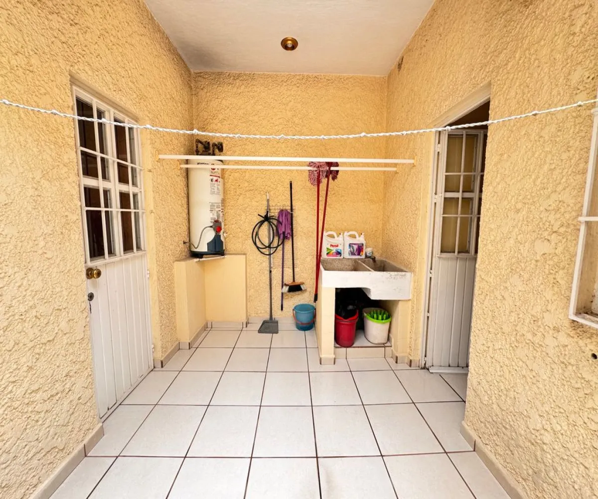 Casa En Venta,Privada Cerrada Matamoros Sur 63, Tlajomulco de Zúñiga, Jalisco 45645, 3 Habitaciones,2 Baños,Privada Cerrada Matamoros Sur,1,p2I84a4