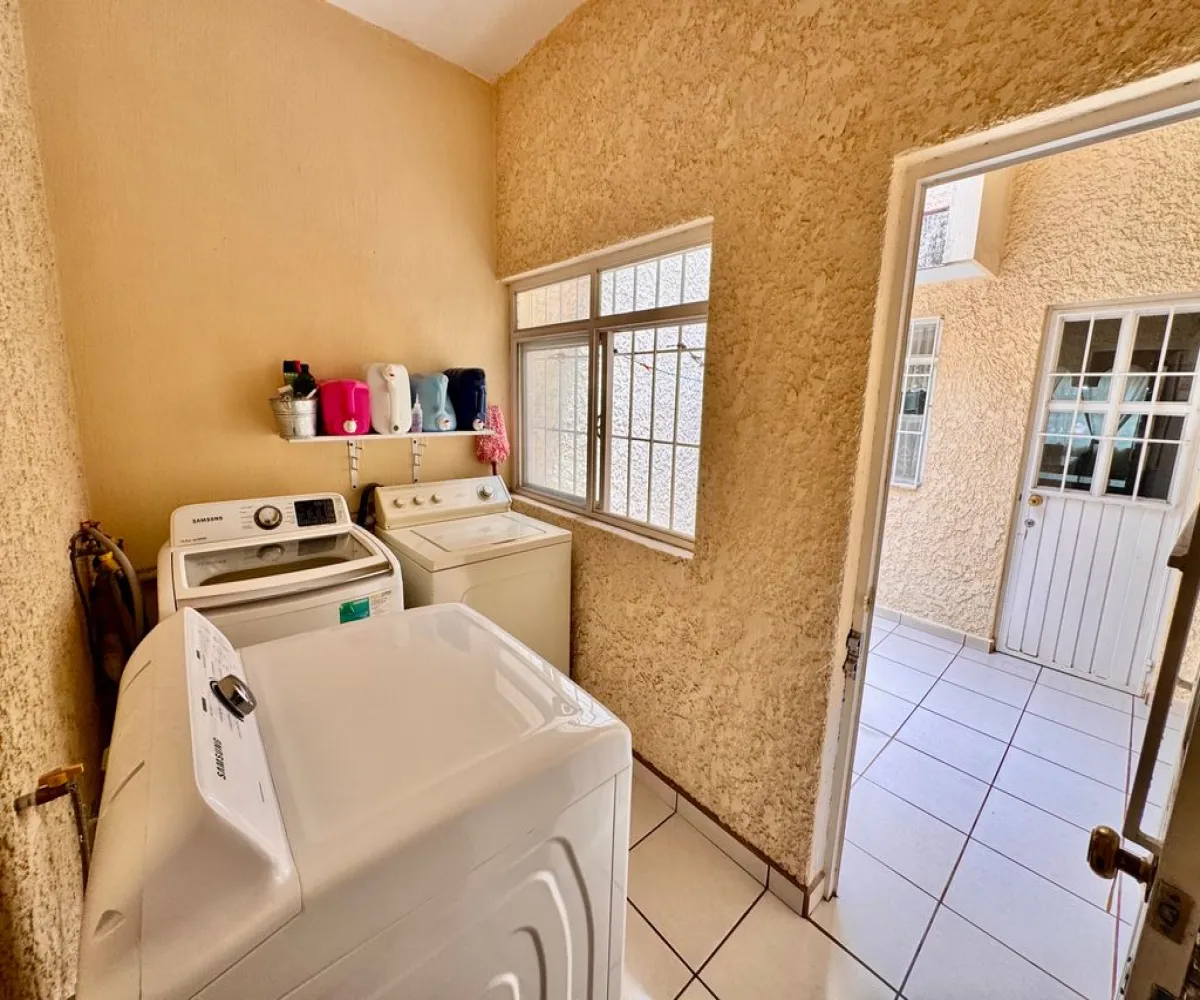 Casa En Venta,Privada Cerrada Matamoros Sur 63, Tlajomulco de Zúñiga, Jalisco 45645, 3 Habitaciones,2 Baños,Privada Cerrada Matamoros Sur,1,p2I84a4