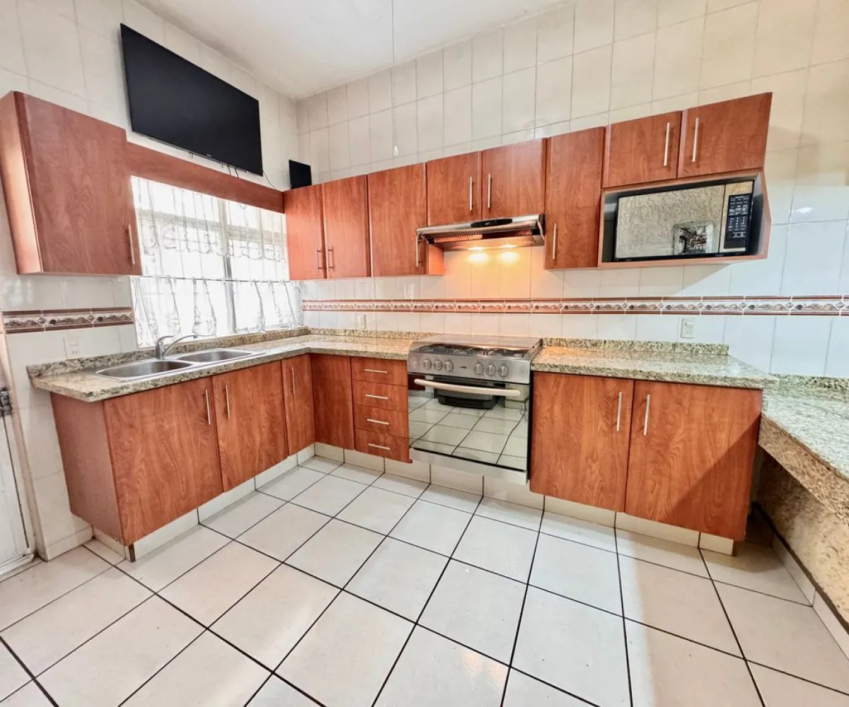 Casa En Venta,Privada Cerrada Matamoros Sur 63, Tlajomulco de Zúñiga, Jalisco 45645, 3 Habitaciones,2 Baños,Privada Cerrada Matamoros Sur,1,p2I84a4