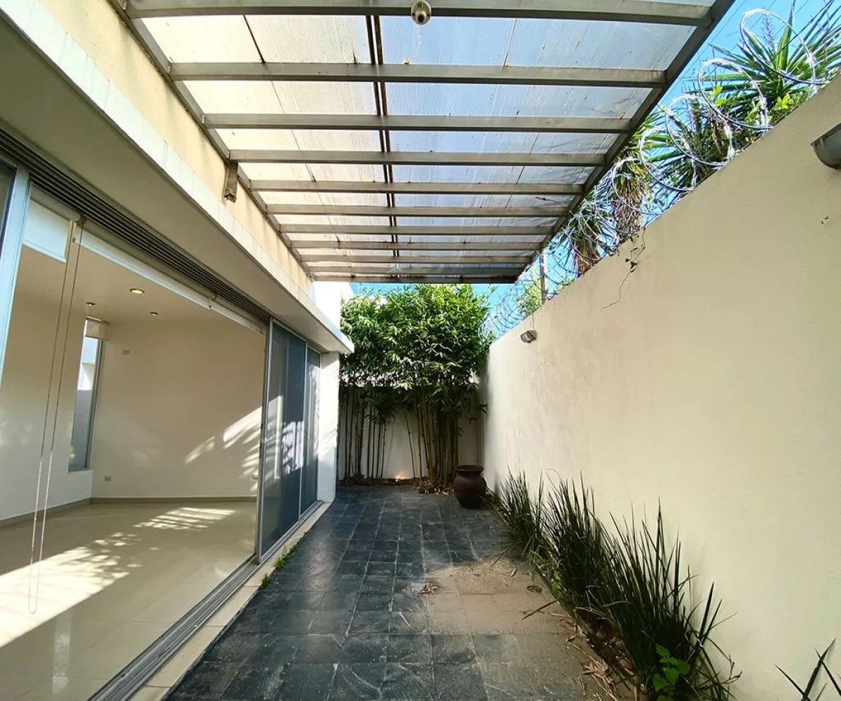 Casa En Renta,Solares Residencial,Avenida Paseo de La Luna 300 21, Zapopan, Jalisco 45019, 3 Habitaciones,2 Baños,Avenida Paseo de La Luna,1,pigjddQ