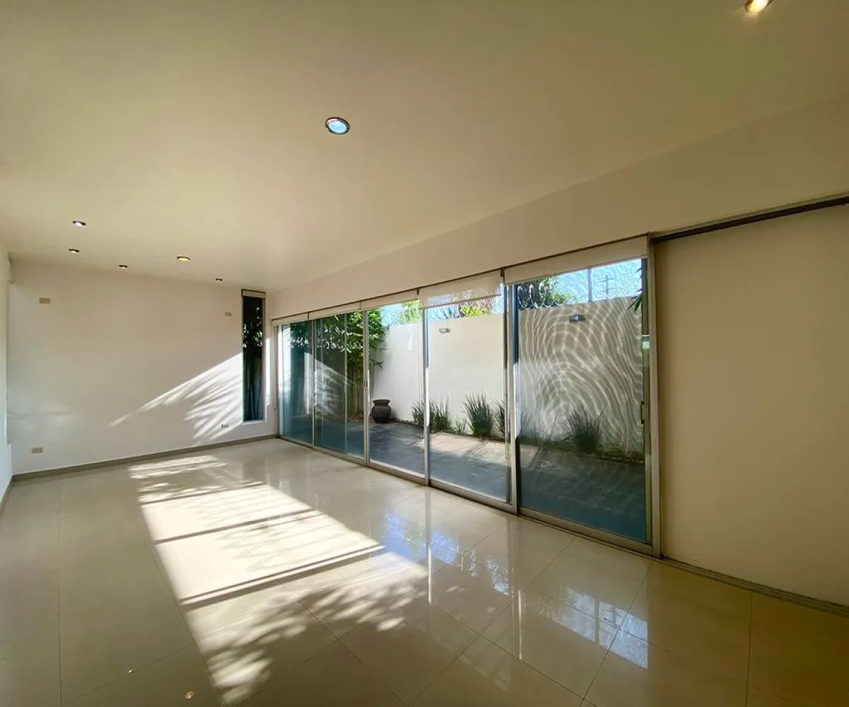 Casa En Renta,Solares Residencial,Avenida Paseo de La Luna 300 21, Zapopan, Jalisco 45019, 3 Habitaciones,2 Baños,Avenida Paseo de La Luna,1,pigjddQ