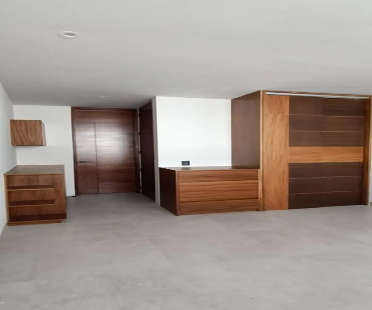 Casa En Venta,Santillana,Avenida Paseo de La Luna coto 2 C21, Zapopan, Jalisco 45019, 5 Habitaciones,5 Baños,Avenida Paseo de La Luna,3,pC4X1SN