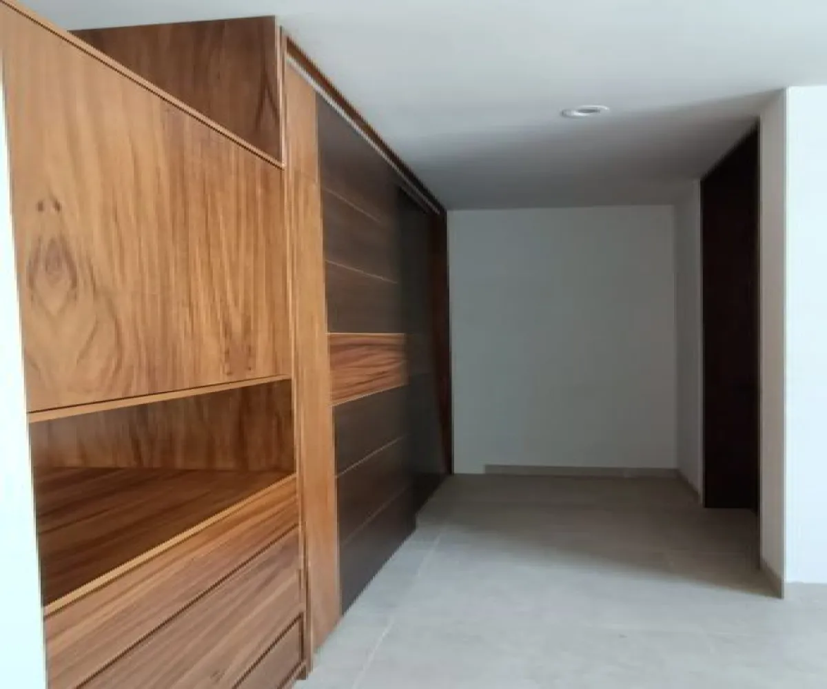 Casa En Venta,Santillana,Avenida Paseo de La Luna coto 2 C21, Zapopan, Jalisco 45019, 5 Habitaciones,5 Baños,Avenida Paseo de La Luna,3,pC4X1SN