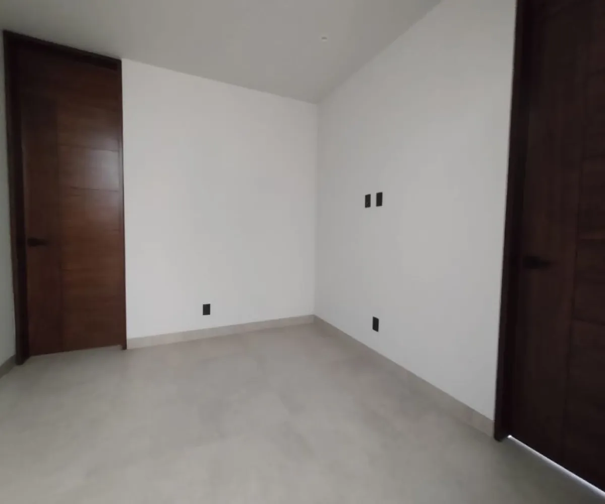 Casa En Venta,Santillana,Avenida Paseo de La Luna coto 2 C21, Zapopan, Jalisco 45019, 5 Habitaciones,5 Baños,Avenida Paseo de La Luna,3,pC4X1SN