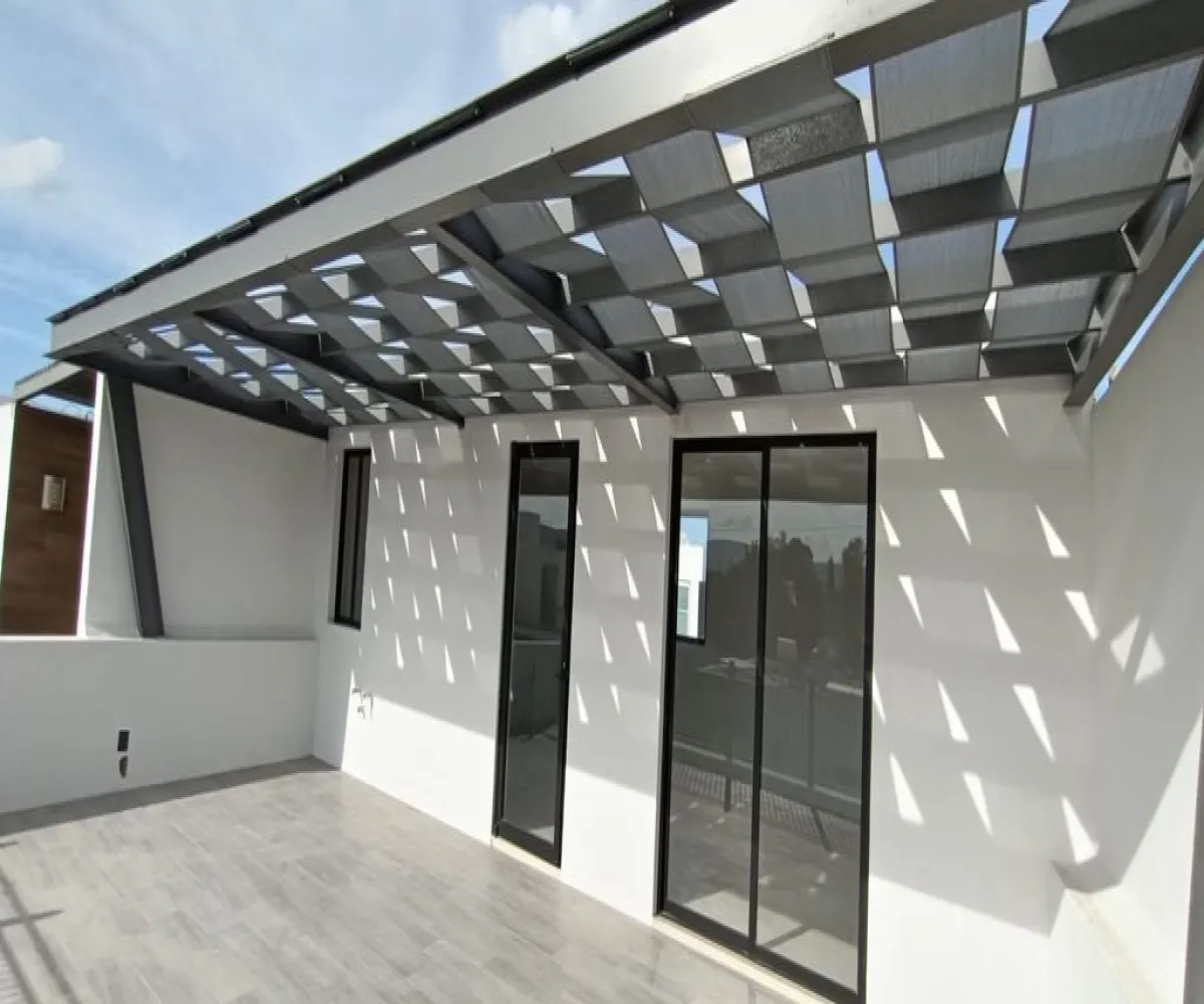 Casa En Venta,Santillana,Avenida Paseo de La Luna coto 2 C21, Zapopan, Jalisco 45019, 5 Habitaciones,5 Baños,Avenida Paseo de La Luna,3,pC4X1SN