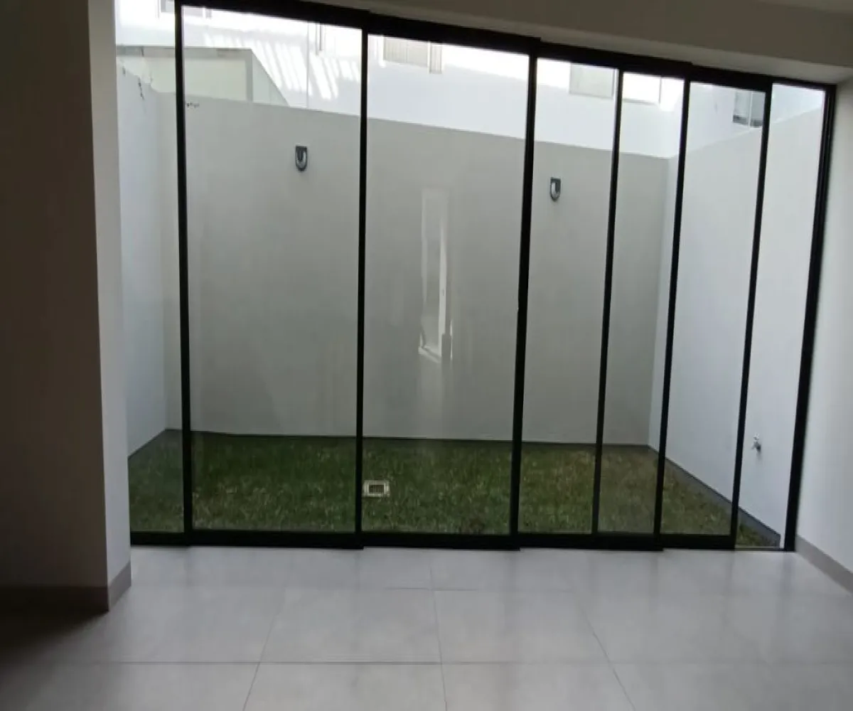 Casa En Venta,Santillana,Avenida Paseo de La Luna coto 2 C21, Zapopan, Jalisco 45019, 5 Habitaciones,5 Baños,Avenida Paseo de La Luna,3,pC4X1SN