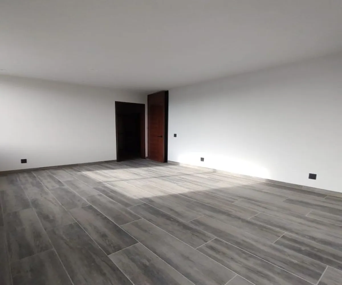 Casa En Venta,Santillana,Avenida Paseo de La Luna coto 2 C21, Zapopan, Jalisco 45019, 5 Habitaciones,5 Baños,Avenida Paseo de La Luna,3,pC4X1SN