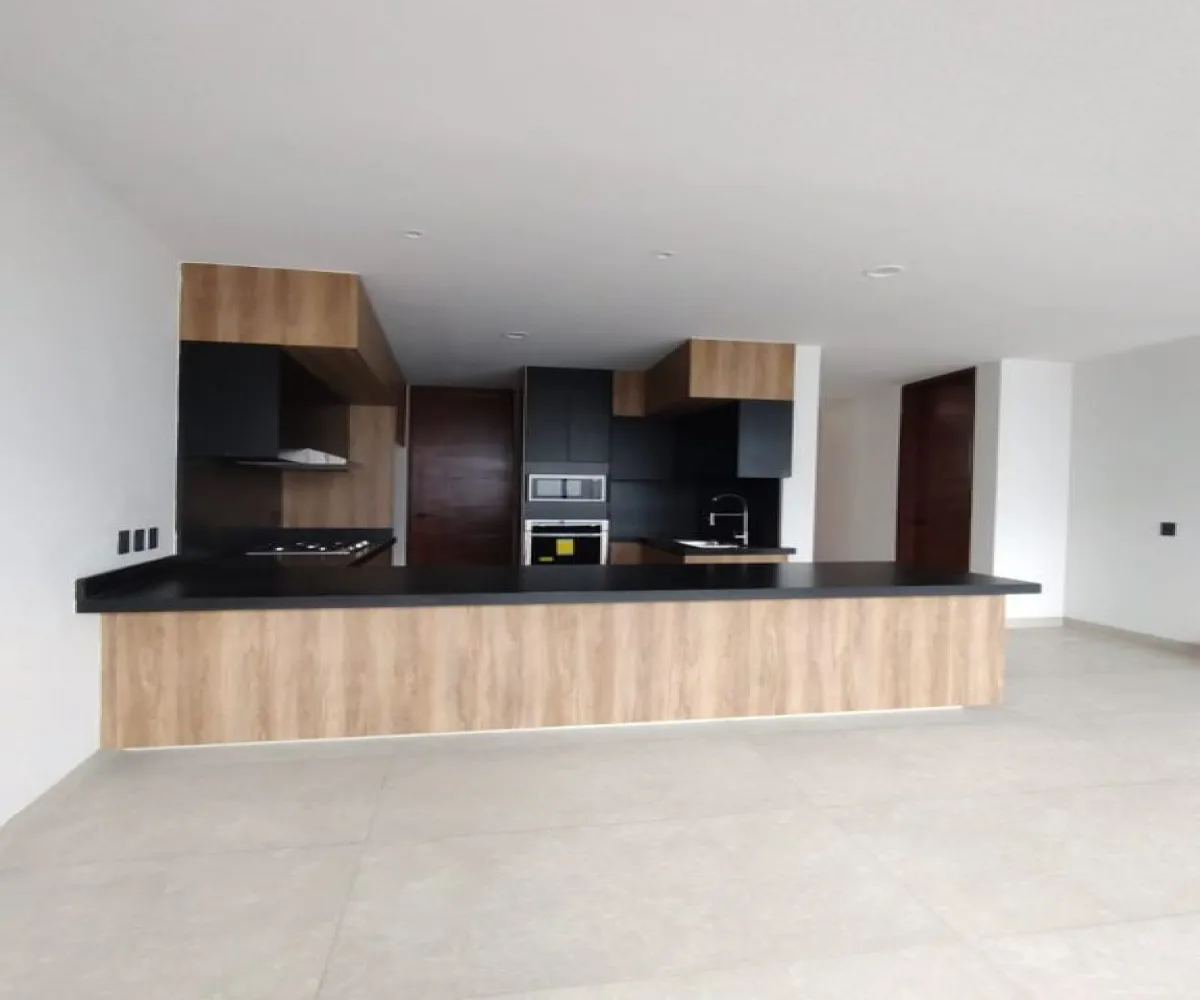 Casa En Venta,Santillana,Avenida Paseo de La Luna coto 2 C21, Zapopan, Jalisco 45019, 5 Habitaciones,5 Baños,Avenida Paseo de La Luna,3,pC4X1SN