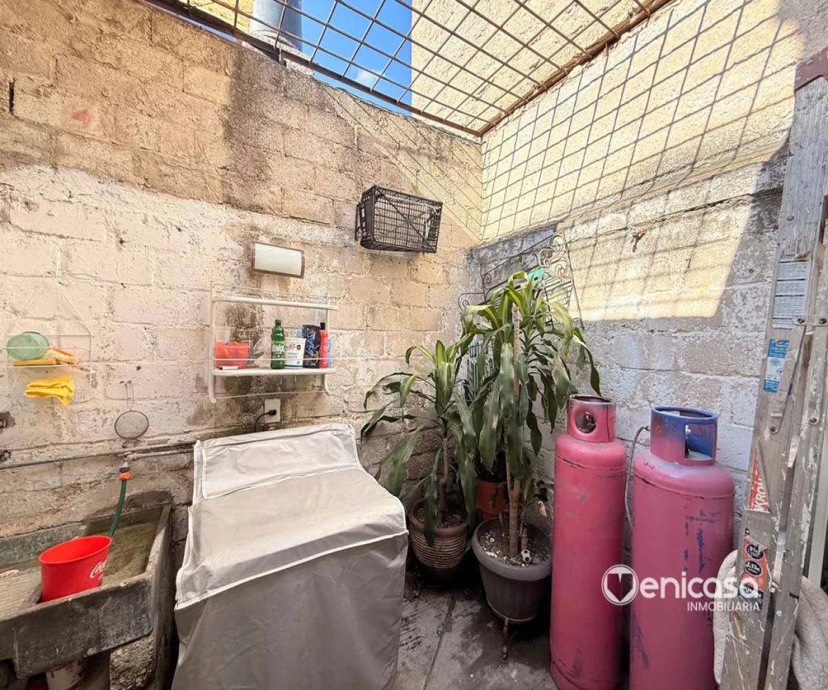 Casa En Venta,Parques de Santa María,Calle Bahía de Pelícanos 1, San Pedro Tlaquepaque, Jalisco 45609, 2 Habitaciones,1 Baño,Calle Bahía de Pelícanos,1,p0WuxGz