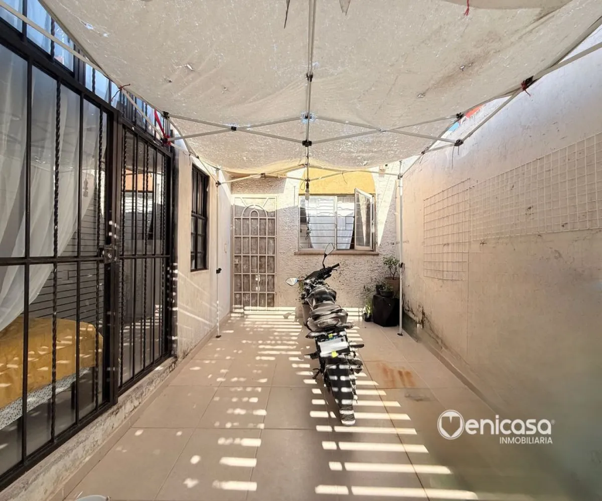 Casa En Venta,Parques de Santa María,Calle Bahía de Pelícanos 1, San Pedro Tlaquepaque, Jalisco 45609, 2 Habitaciones,1 Baño,Calle Bahía de Pelícanos,1,p0WuxGz