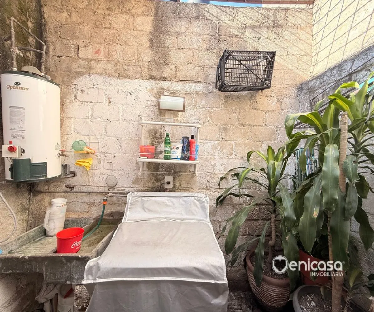 Casa En Venta,Parques de Santa María,Calle Bahía de Pelícanos 1, San Pedro Tlaquepaque, Jalisco 45609, 2 Habitaciones,1 Baño,Calle Bahía de Pelícanos,1,p0WuxGz