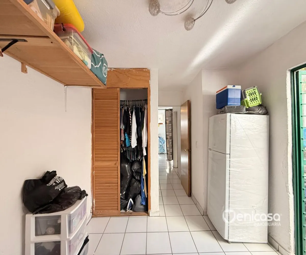 Casa En Venta,Parques de Santa María,Calle Bahía de Pelícanos 1, San Pedro Tlaquepaque, Jalisco 45609, 2 Habitaciones,1 Baño,Calle Bahía de Pelícanos,1,p0WuxGz