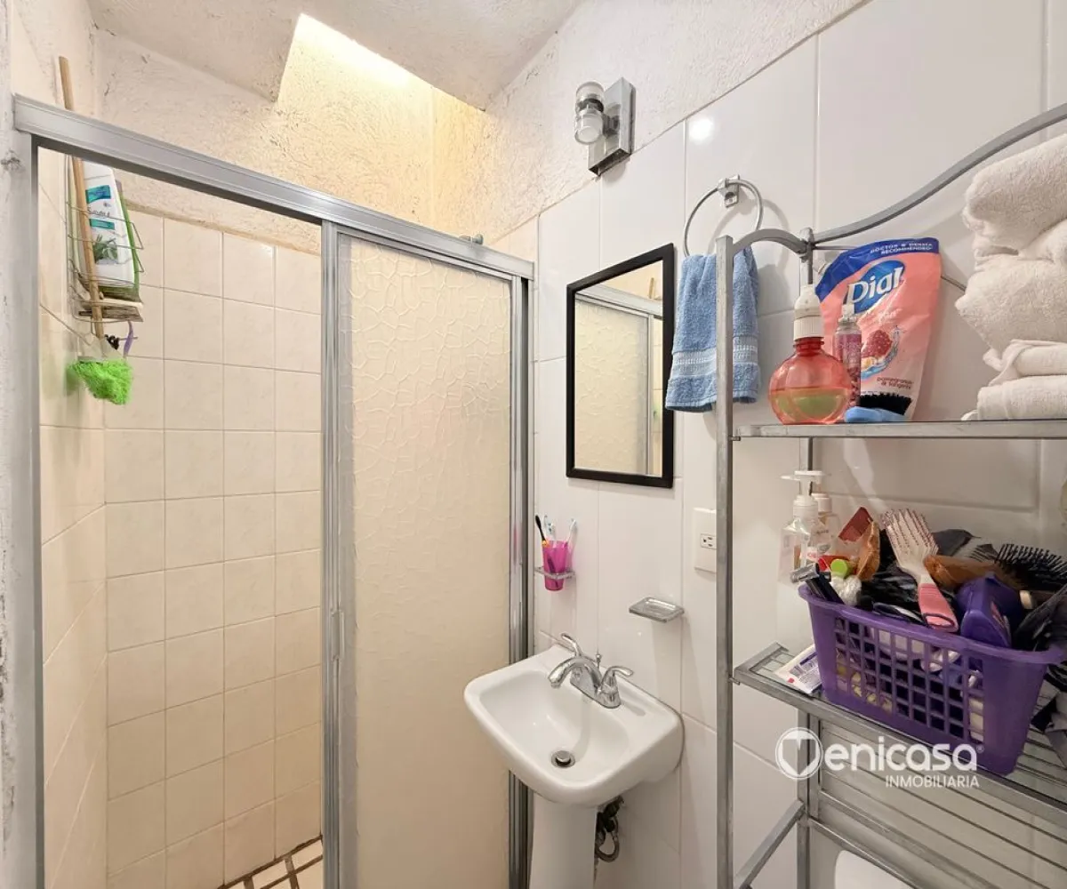 Casa En Venta,Parques de Santa María,Calle Bahía de Pelícanos 1, San Pedro Tlaquepaque, Jalisco 45609, 2 Habitaciones,1 Baño,Calle Bahía de Pelícanos,1,p0WuxGz