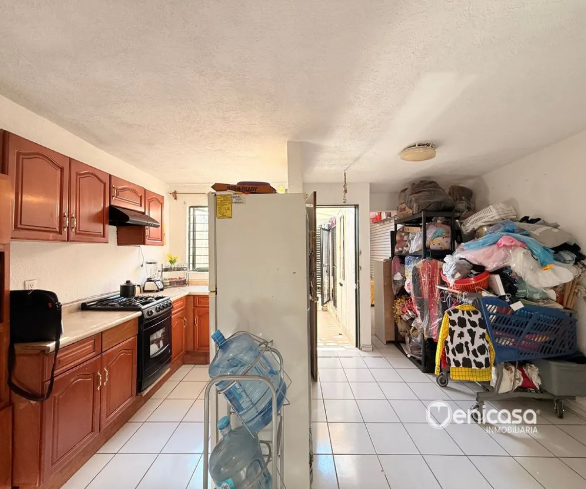 Casa En Venta,Parques de Santa María,Calle Bahía de Pelícanos 1, San Pedro Tlaquepaque, Jalisco 45609, 2 Habitaciones,1 Baño,Calle Bahía de Pelícanos,1,p0WuxGz