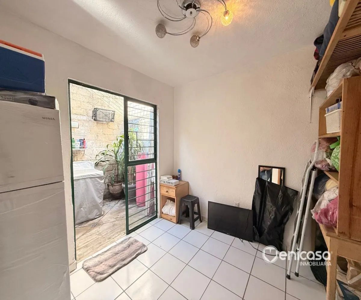 Casa En Venta,Parques de Santa María,Calle Bahía de Pelícanos 1, San Pedro Tlaquepaque, Jalisco 45609, 2 Habitaciones,1 Baño,Calle Bahía de Pelícanos,1,p0WuxGz