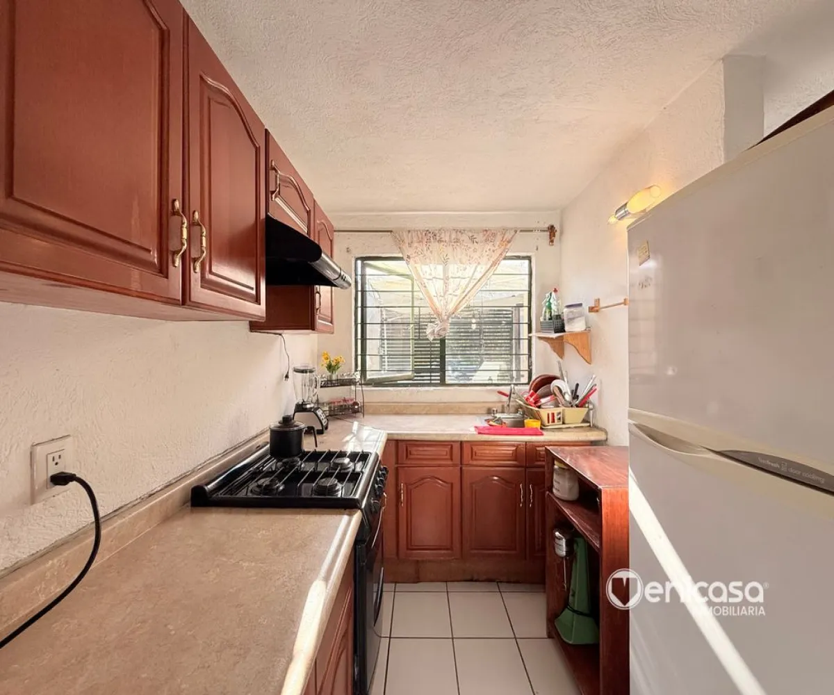 Casa En Venta,Parques de Santa María,Calle Bahía de Pelícanos 1, San Pedro Tlaquepaque, Jalisco 45609, 2 Habitaciones,1 Baño,Calle Bahía de Pelícanos,1,p0WuxGz