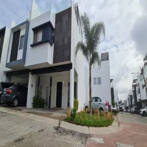Casa En Venta,Los Robles,Avenida Doctor Angel Leaño 1305, Zapopan, Jalisco 45134, 3 Habitaciones,3 Baños,Avenida Doctor Angel Leaño,3,pu9dQtf