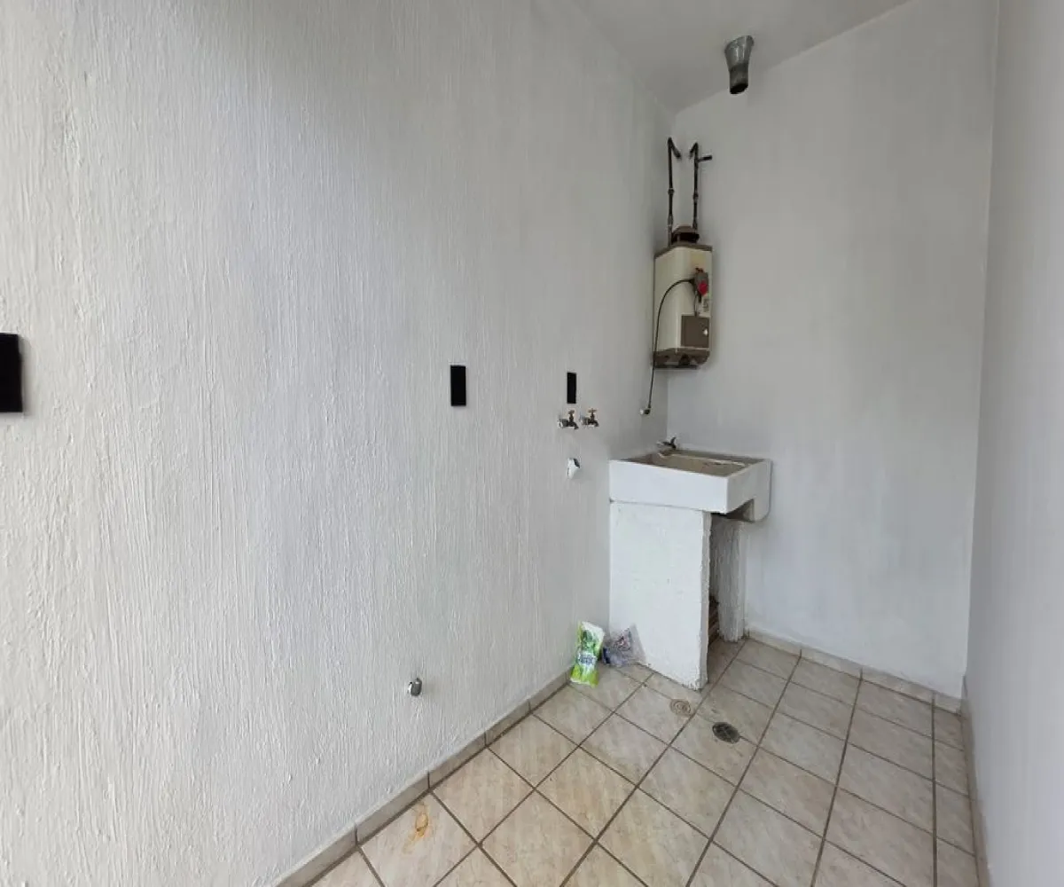 Casa En Venta,La Palmita,Avenida Obreros de Cananea 1556, Zapopan, Jalisco 45180, 4 Habitaciones,3 Baños,Avenida Obreros de Cananea,2,p3Fyfpc
