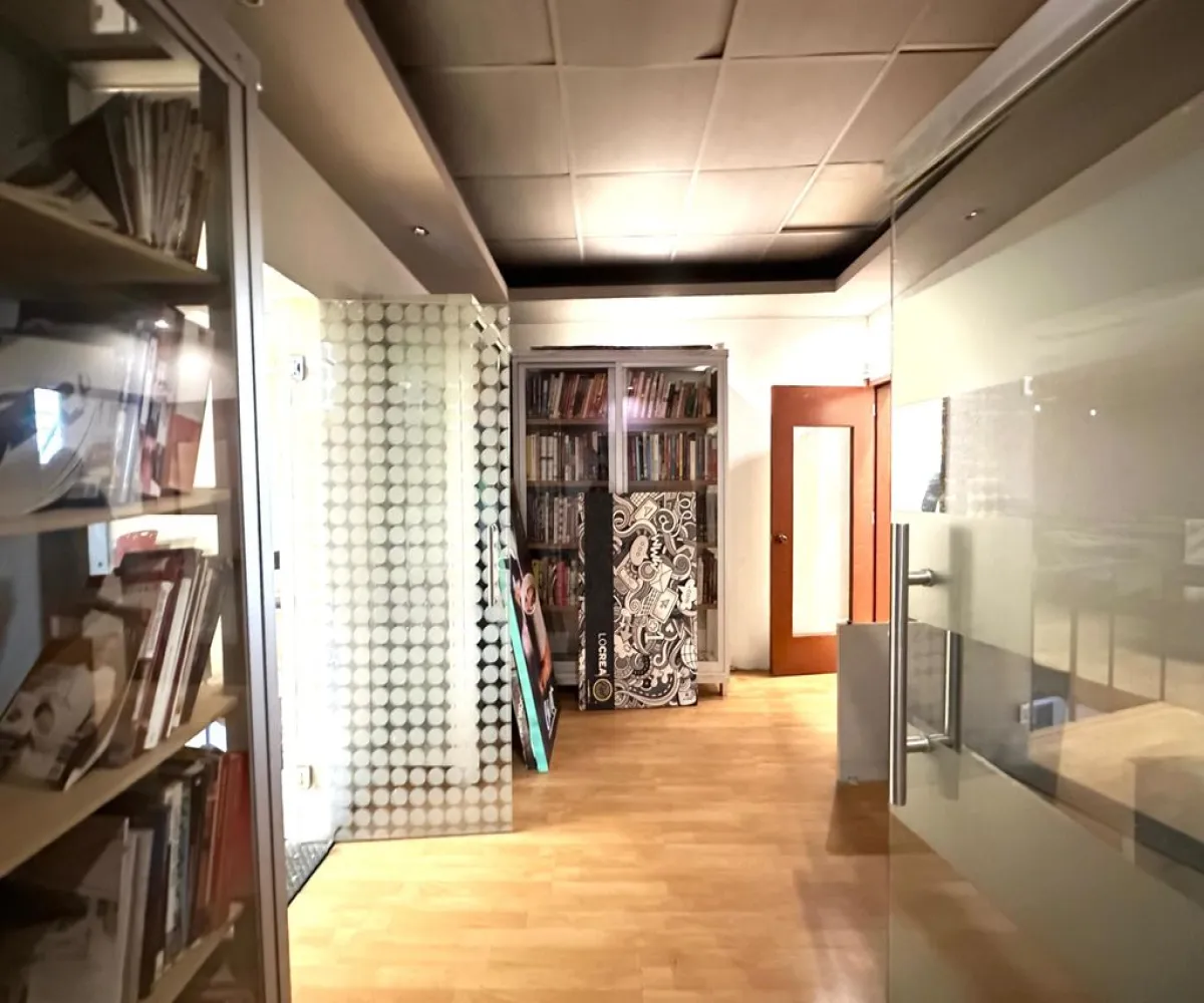 Local En Renta,Arcos Vallarta,Calle Francisco Javier Gamboa 200, Guadalajara, Jalisco 44130,4 Baños,Calle Francisco Javier Gamboa,1,pSFpNCi