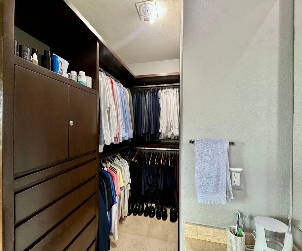 Departamento En Venta,Royal Country,Avenida Juan Palomar y Arias 600 243, Zapopan, Jalisco 45116, 3 Habitaciones,4 Baños,Avenida Juan Palomar y Arias,1,pMBJcOS