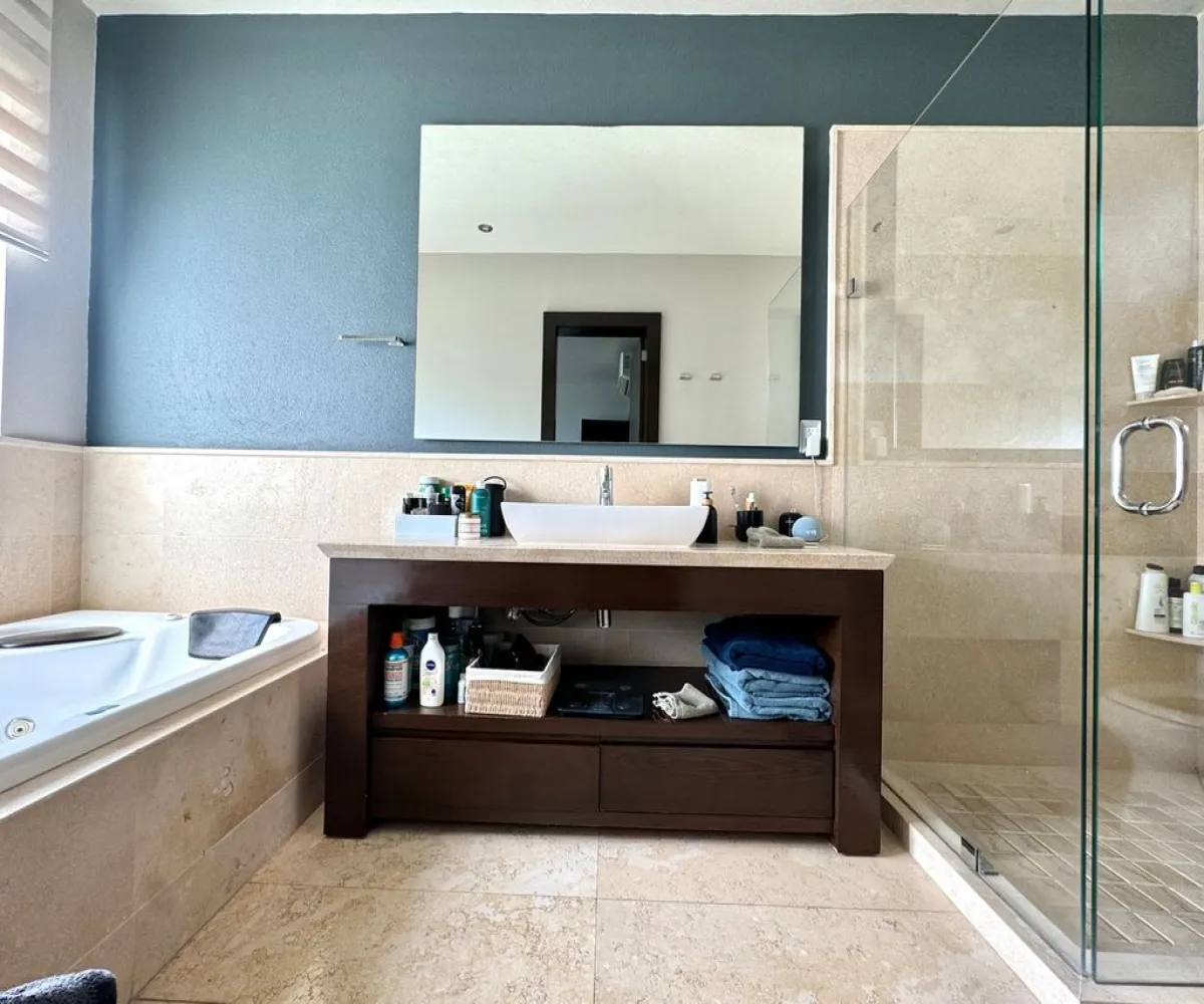 Departamento En Venta,Royal Country,Avenida Juan Palomar y Arias 600 243, Zapopan, Jalisco 45116, 3 Habitaciones,4 Baños,Avenida Juan Palomar y Arias,1,pMBJcOS