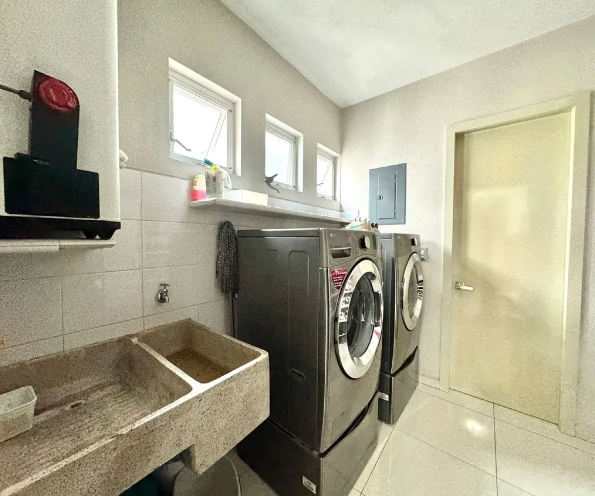 Departamento En Venta,Royal Country,Avenida Juan Palomar y Arias 600 243, Zapopan, Jalisco 45116, 3 Habitaciones,4 Baños,Avenida Juan Palomar y Arias,1,pMBJcOS