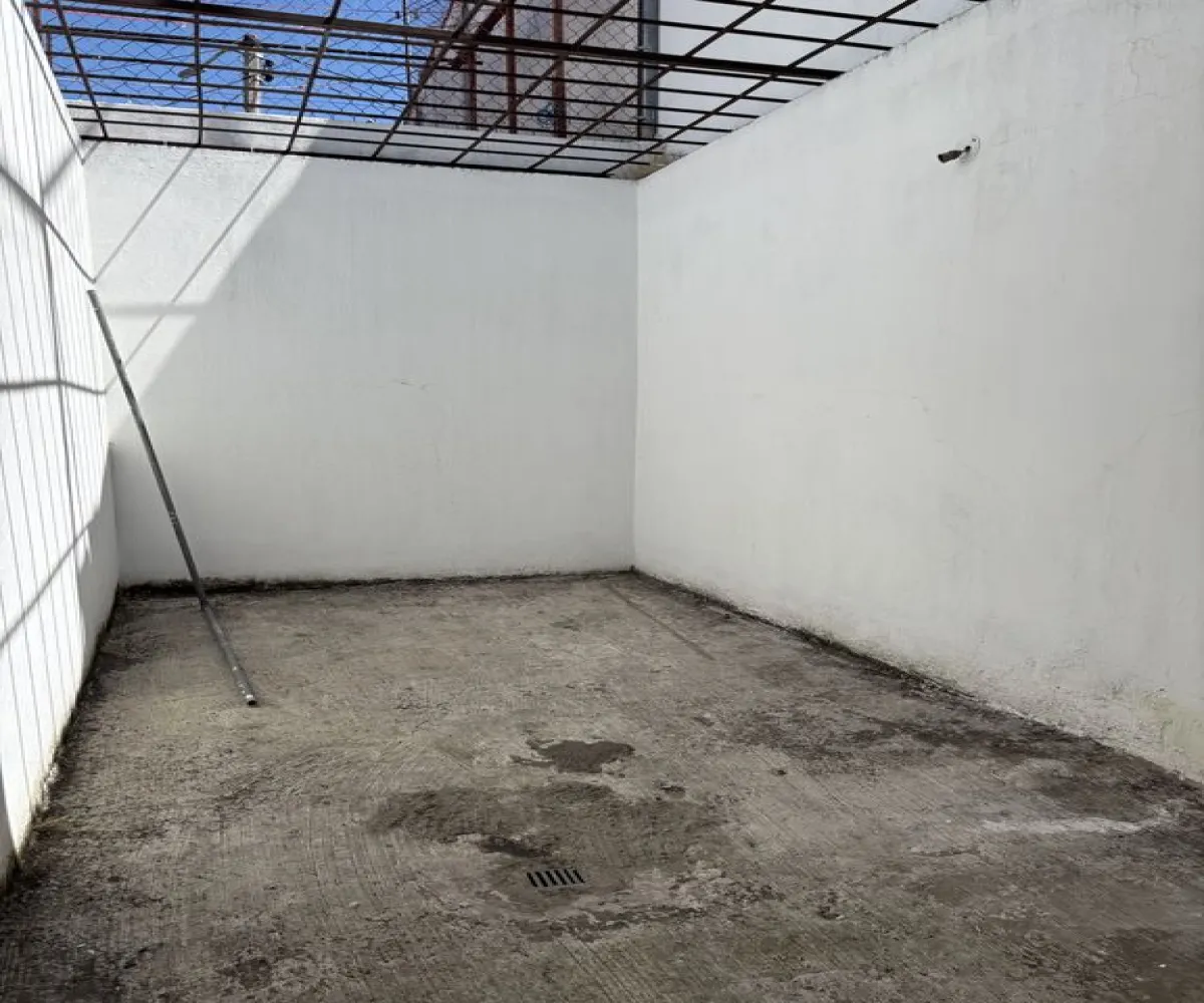 Casa En Venta,La Guadalupana,Calzada Federalismo 2116, Guadalajara, Jalisco 44220, 2 Habitaciones,1 Baño,Calzada Federalismo,2,pNM5OAm