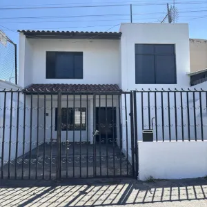 Casa En Venta,La Guadalupana,Calzada Federalismo 2116, Guadalajara, Jalisco 44220, 2 Habitaciones,1 Baño,Calzada Federalismo,2,pNM5OAm