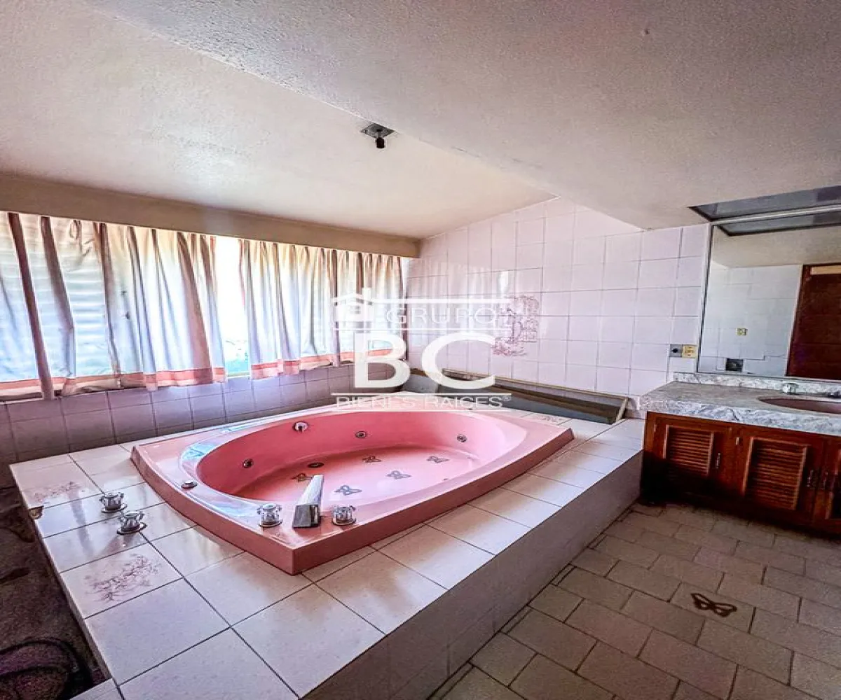 Casa En Venta,Lomas de Guevara,Avenida Manuel Acuña 2704, Guadalajara, Jalisco 44657, 4 Habitaciones,4 Baños,Avenida Manuel Acuña,1,puhAXnd