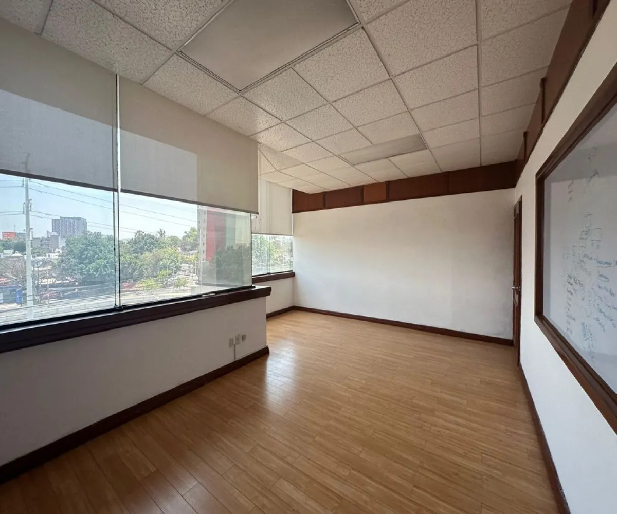 Oficina En Renta,Jardines del Bosque,Calzada Lázaro Cárdenas 2850, Guadalajara, Jalisco 44520,2 Baños,Calzada Lázaro Cárdenas,1,plqvBQX