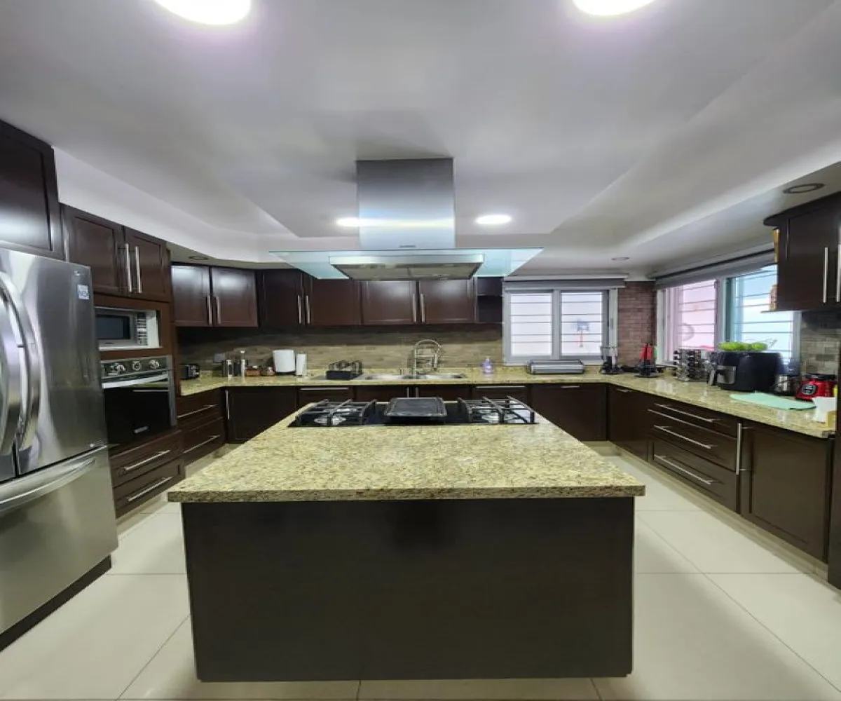 Casa En Venta,Cerro del Tesoro,Vista a La Lejanía 1750, San Pedro Tlaquepaque, Jalisco 45608, 4 Habitaciones,4 Baños,Vista a La Lejanía,1,pHgDHvy