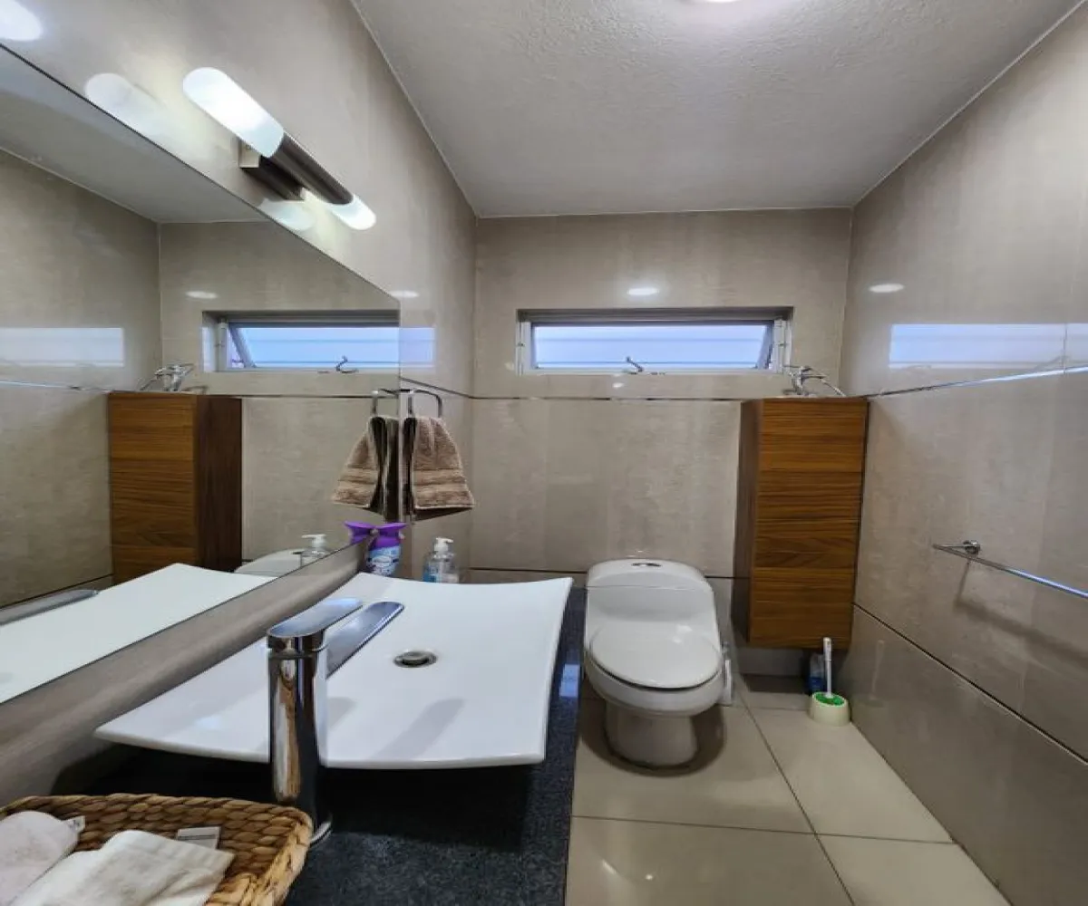 Casa En Venta,Cerro del Tesoro,Vista a La Lejanía 1750, San Pedro Tlaquepaque, Jalisco 45608, 4 Habitaciones,4 Baños,Vista a La Lejanía,1,pHgDHvy