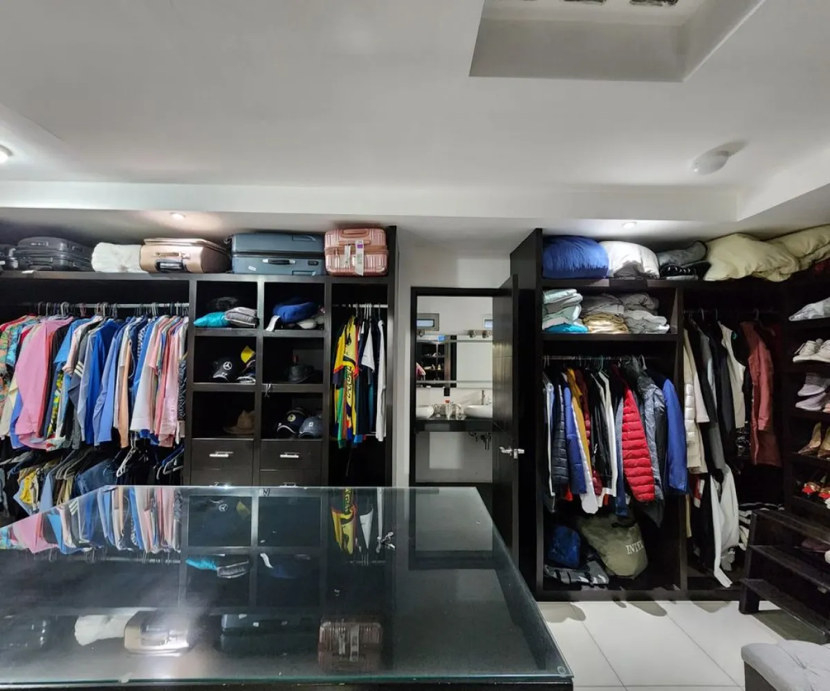 Casa En Venta,Cerro del Tesoro,Vista a La Lejanía 1750, San Pedro Tlaquepaque, Jalisco 45608, 4 Habitaciones,4 Baños,Vista a La Lejanía,1,pHgDHvy