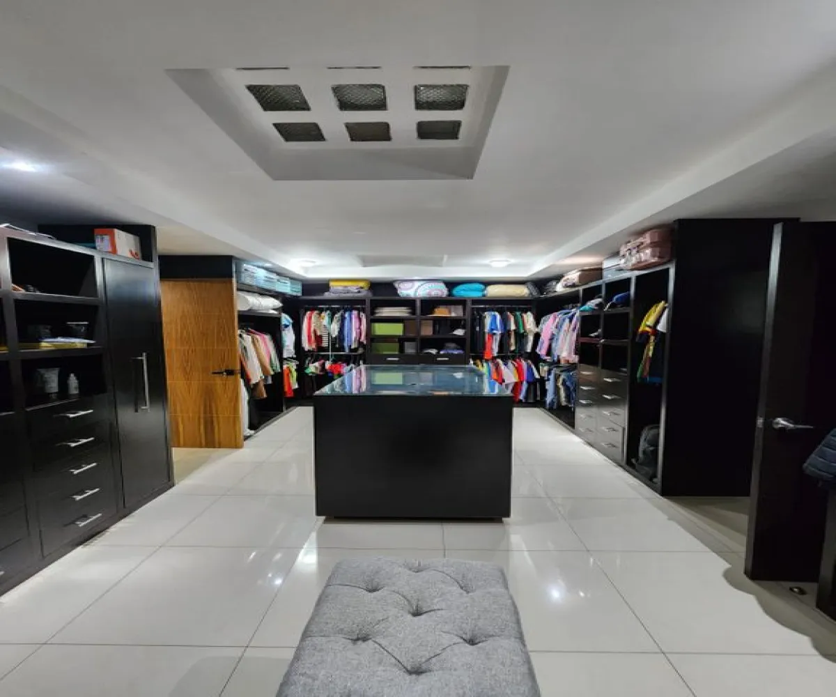 Casa En Venta,Cerro del Tesoro,Vista a La Lejanía 1750, San Pedro Tlaquepaque, Jalisco 45608, 4 Habitaciones,4 Baños,Vista a La Lejanía,1,pHgDHvy