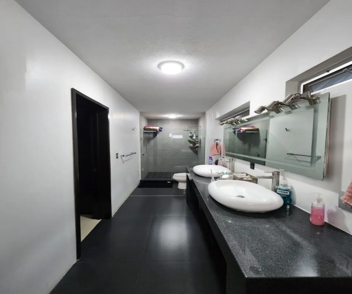 Casa En Venta,Cerro del Tesoro,Vista a La Lejanía 1750, San Pedro Tlaquepaque, Jalisco 45608, 4 Habitaciones,4 Baños,Vista a La Lejanía,1,pHgDHvy