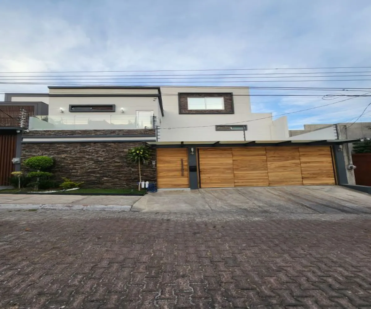 Casa En Venta,Cerro del Tesoro,Vista a La Lejanía 1750, San Pedro Tlaquepaque, Jalisco 45608, 4 Habitaciones,4 Baños,Vista a La Lejanía,1,pHgDHvy