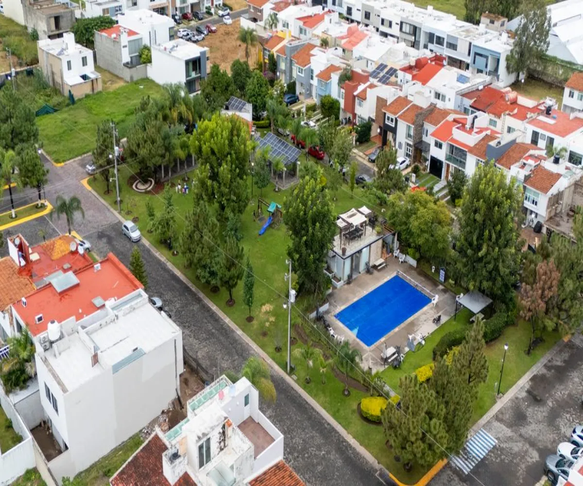 Casa En Venta,Casa Fuerte,Paseo la Torre 55, Tlajomulco de Zúñiga, Jalisco 45645, 1 Cuarto,1 Baño,Paseo la Torre,1,pDnUUyN