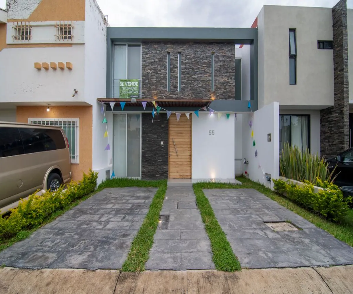 Casa En Venta,Casa Fuerte,Paseo la Torre 55, Tlajomulco de Zúñiga, Jalisco 45645, 1 Cuarto,1 Baño,Paseo la Torre,1,pDnUUyN