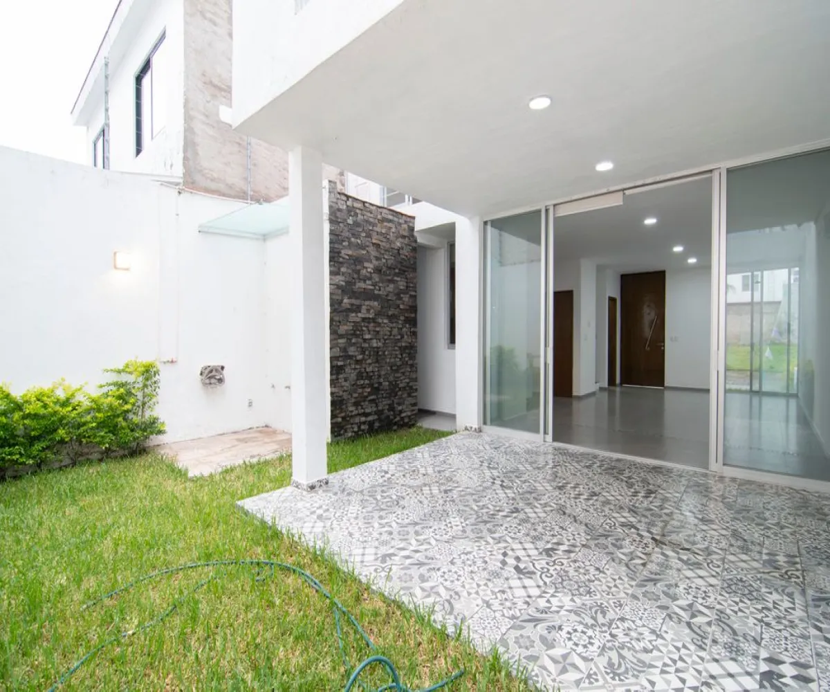 Casa En Venta,Casa Fuerte,Paseo la Torre 55, Tlajomulco de Zúñiga, Jalisco 45645, 1 Cuarto,1 Baño,Paseo la Torre,1,pDnUUyN