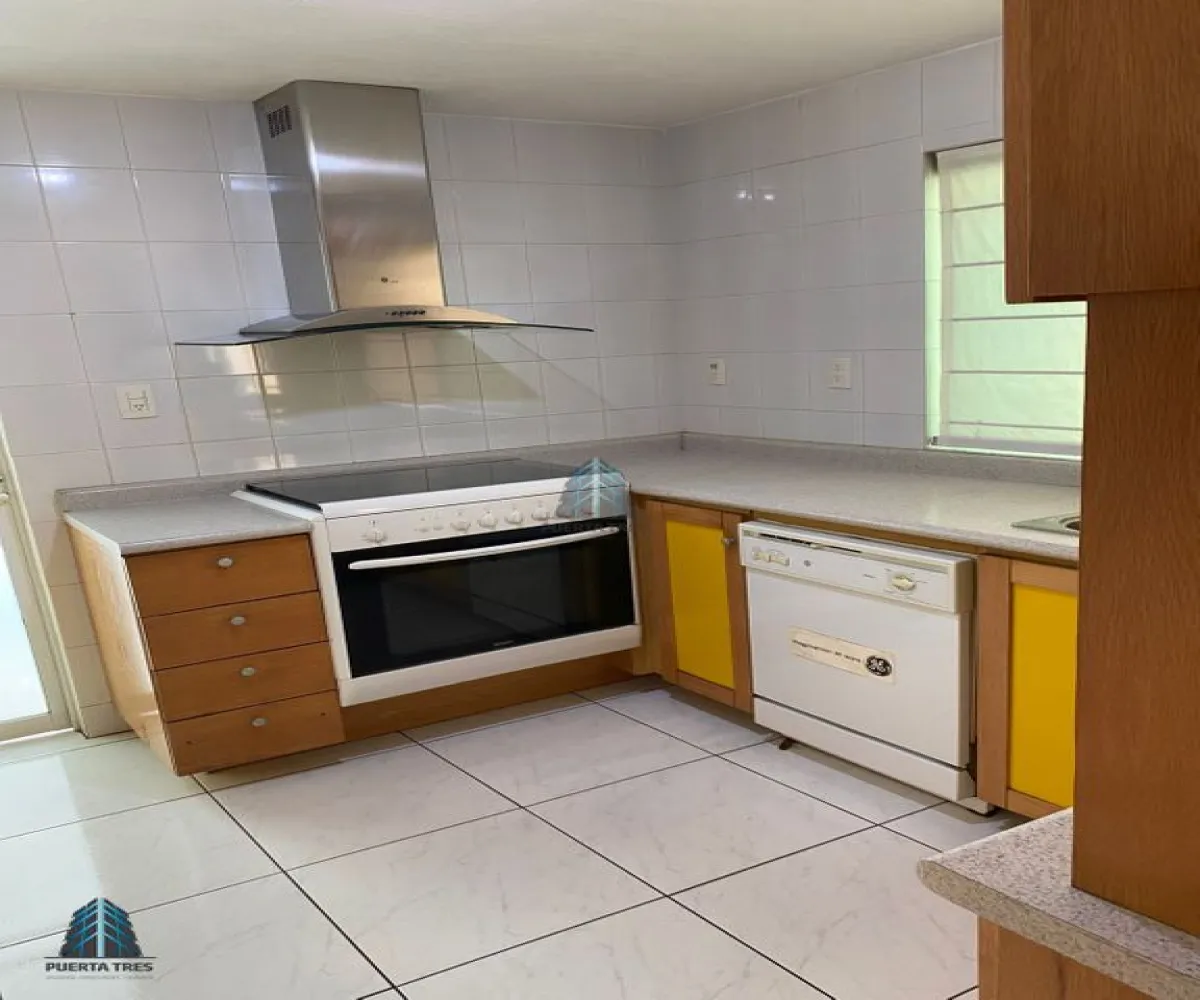 Casa En Venta,La Tijera,Calle Merced 152, Tlajomulco de Zúñiga, Jalisco 45645, 5 Habitaciones,4 Baños,Calle Merced,2,pICbiNG