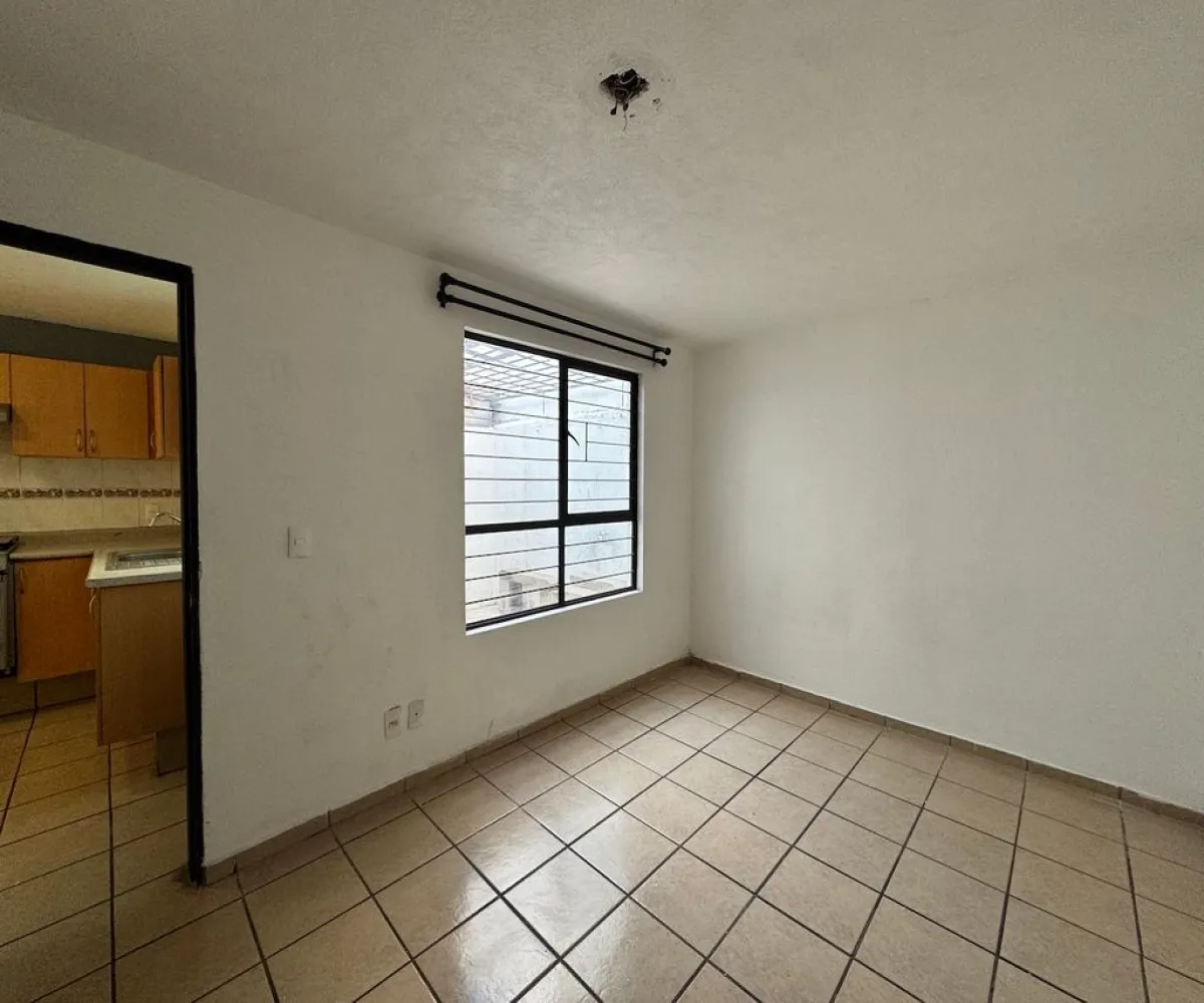 Casa En Venta,Parques del Centinela,Avenida Industria Textil 2030 5, Zapopan, Jalisco 45180, 3 Habitaciones,2 Baños,Avenida Industria Textil,1,pKEZ112