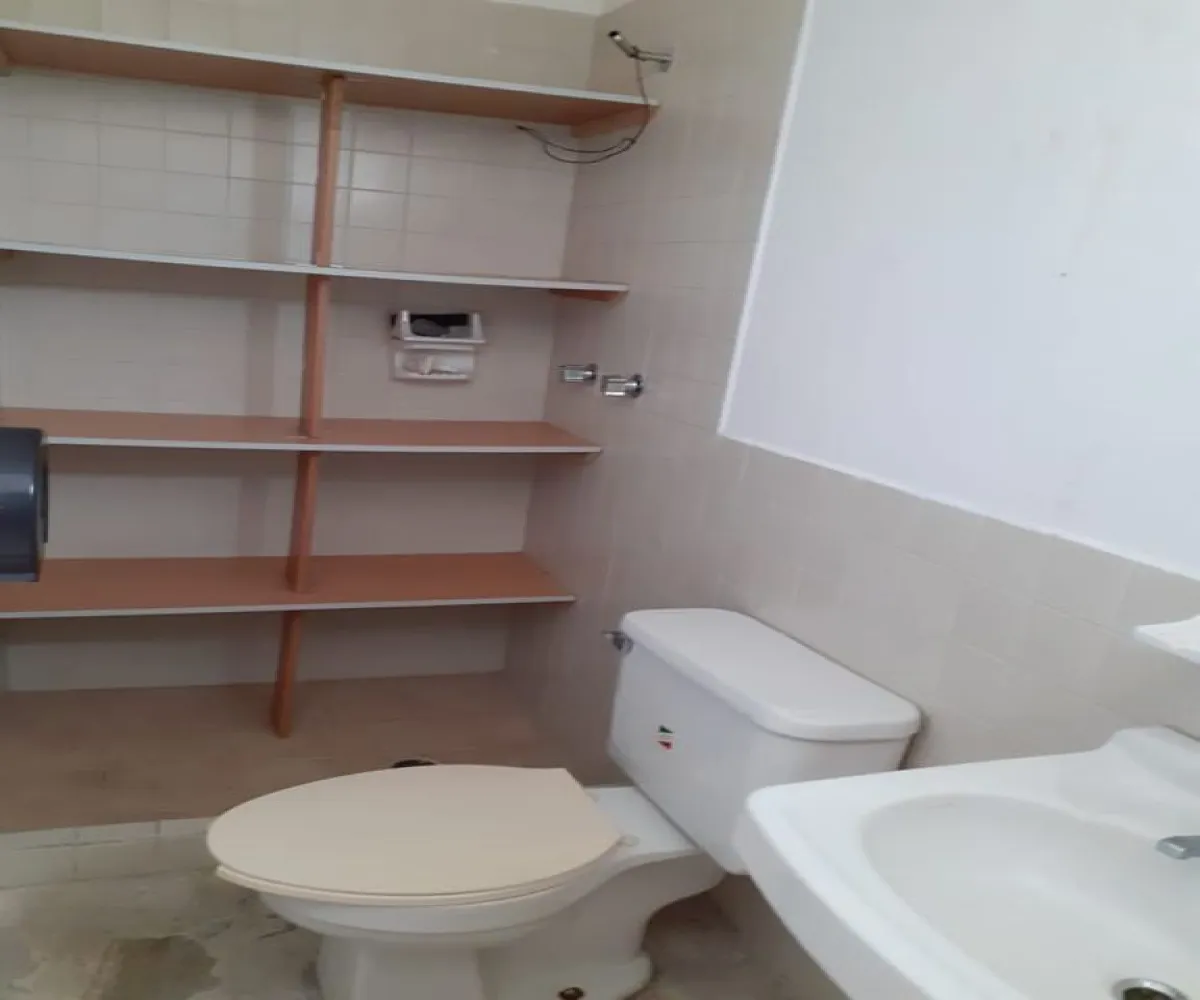 Oficina En Renta,Calesa,Calle Juan Caballero y Osio 277, Querétaro, Querétaro 76020,1 Baño,Calle Juan Caballero y Osio,1,pVexqDR