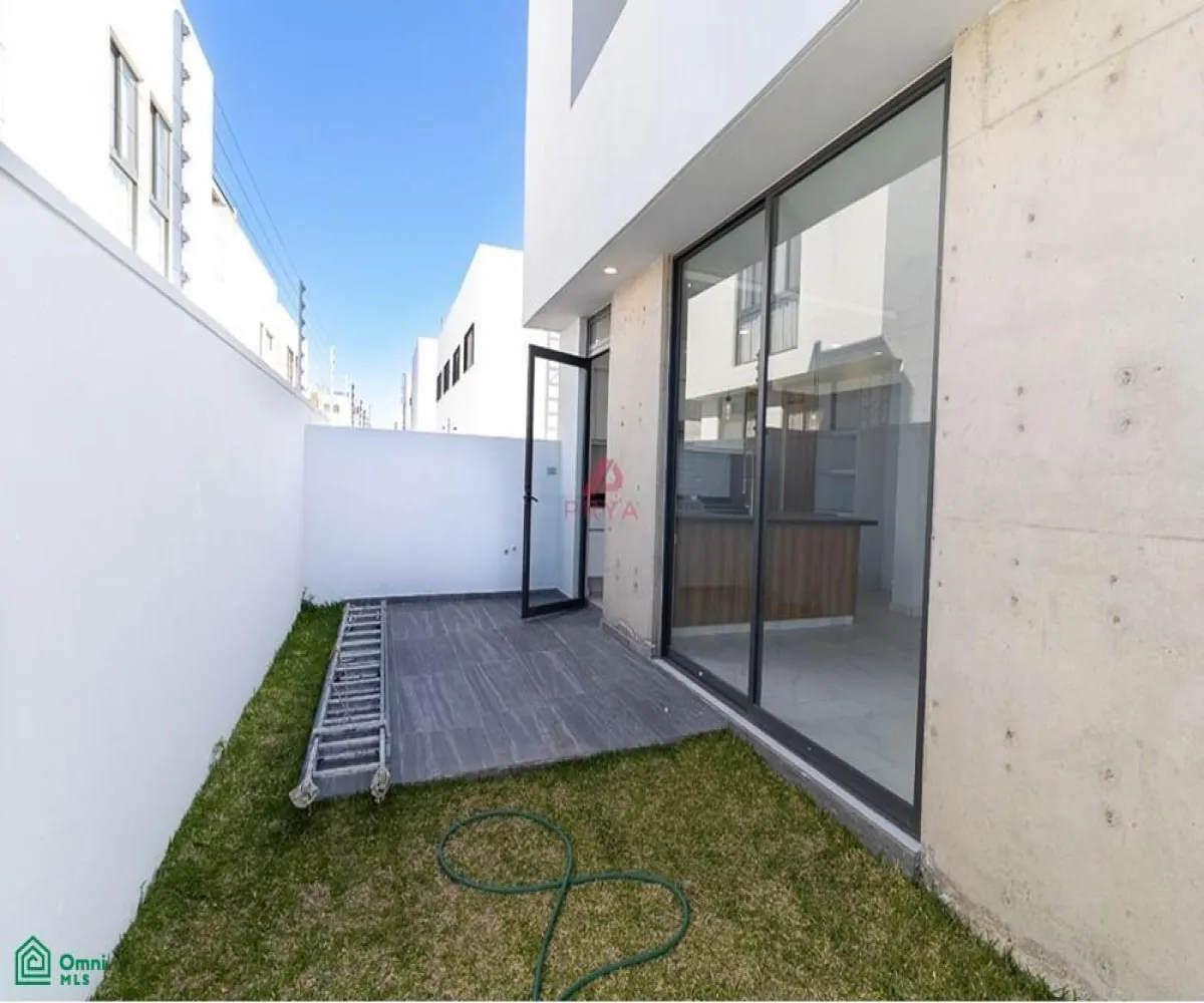 Casa En Venta,Fraccionamiento Bosques Vallarta,Paseo de la Estrella 3595, Zapopan, Jalisco 45222, 4 Habitaciones,4 Baños,Paseo de la Estrella,MX24665584