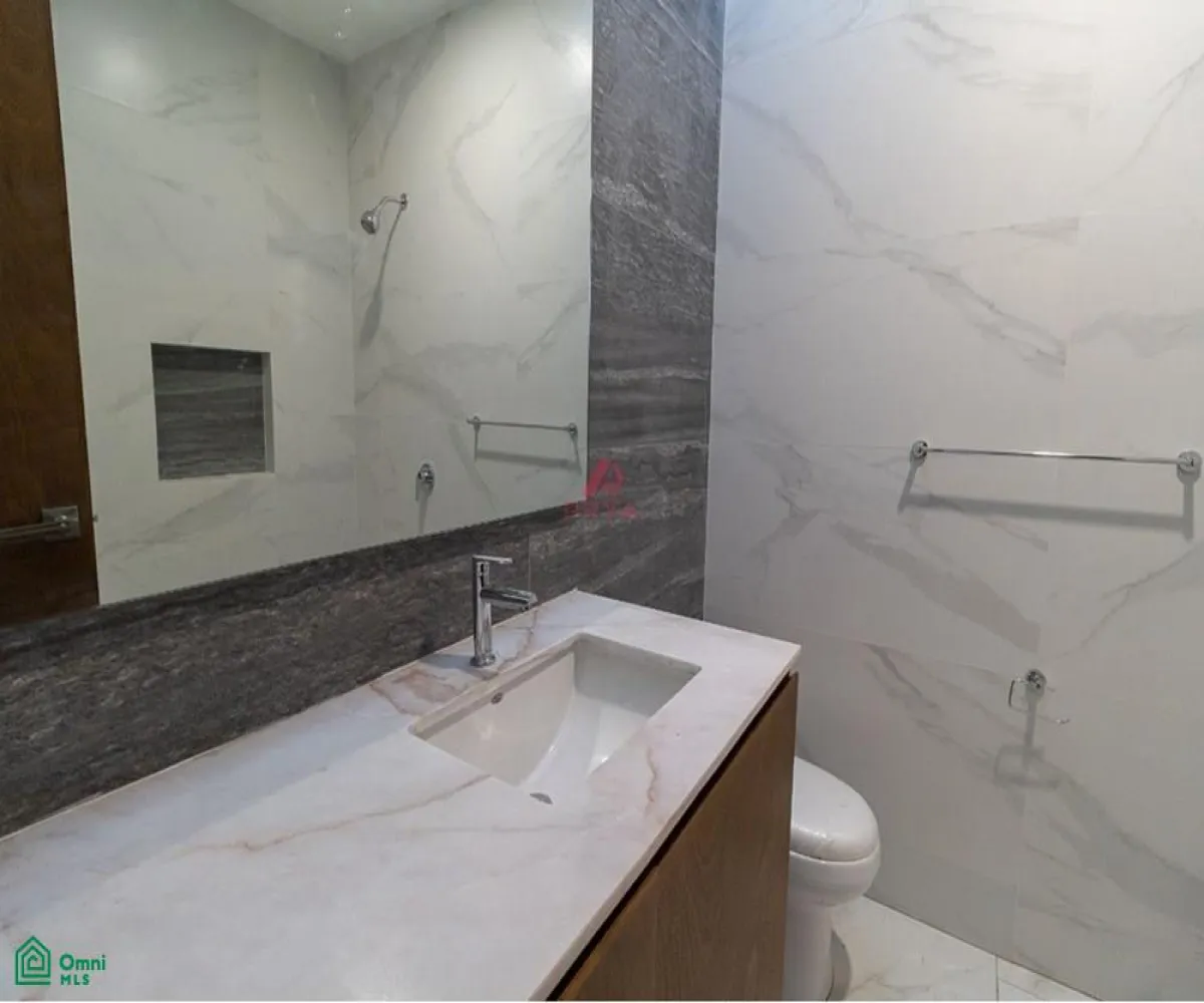 Casa En Venta,Fraccionamiento Bosques Vallarta,Paseo de la Estrella 3595, Zapopan, Jalisco 45222, 4 Habitaciones,4 Baños,Paseo de la Estrella,MX24665584