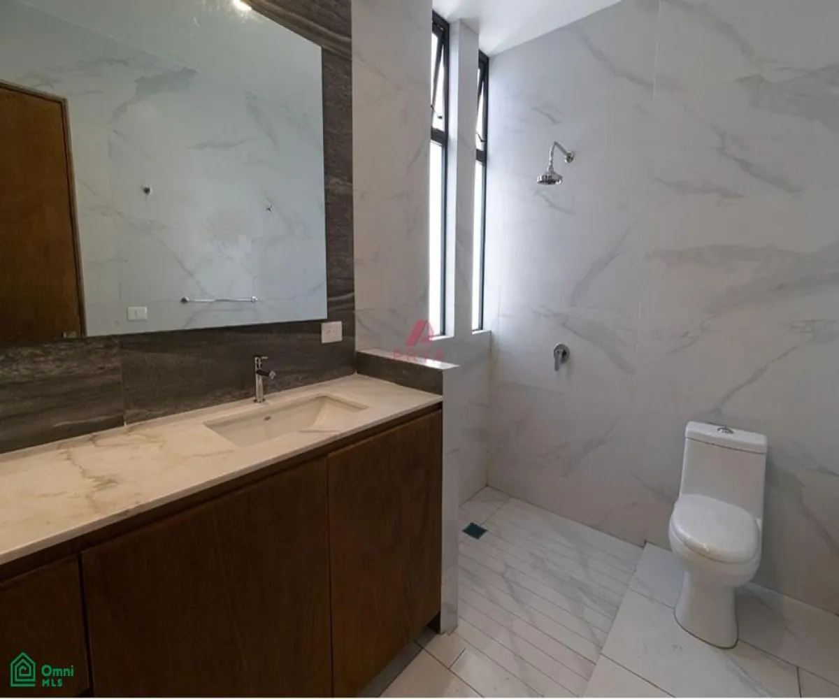 Casa En Venta,Fraccionamiento Bosques Vallarta,Paseo de la Estrella 3595, Zapopan, Jalisco 45222, 4 Habitaciones,4 Baños,Paseo de la Estrella,MX24665584